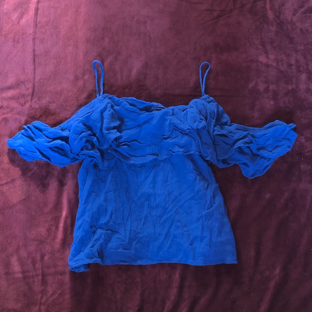 Flowy cold shoulder shirt